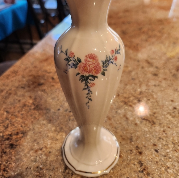 🌷PERFECT GIFT🌷LENOX🌷Rose Bud Vase.              NIB - Picture 2 of 5